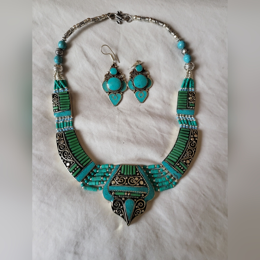 Genuine Blue and Green Conpsoite Turquoise Ribetan Silver Necklace and earri g